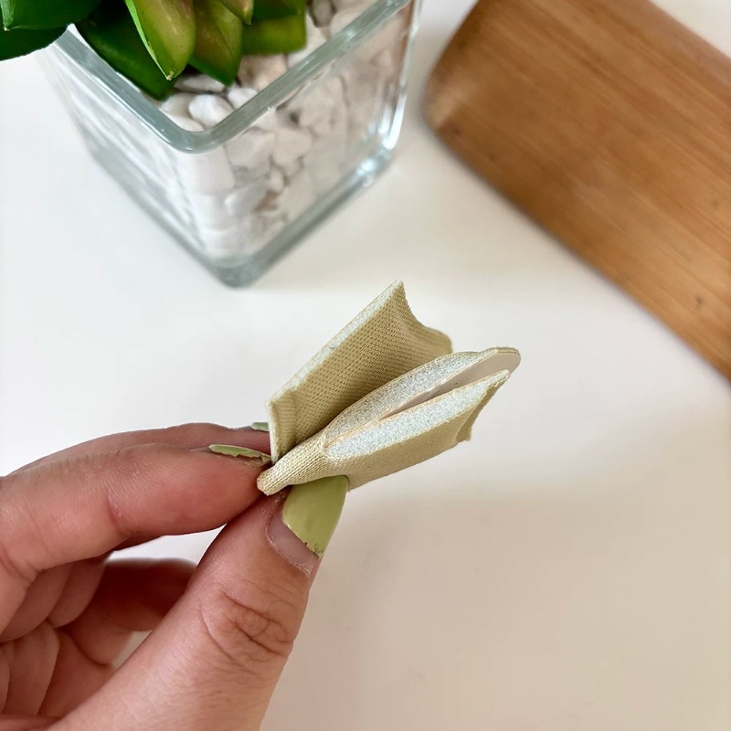 Self-stick Sponge Heel Grips S - огляд і ціна Sneaker Care